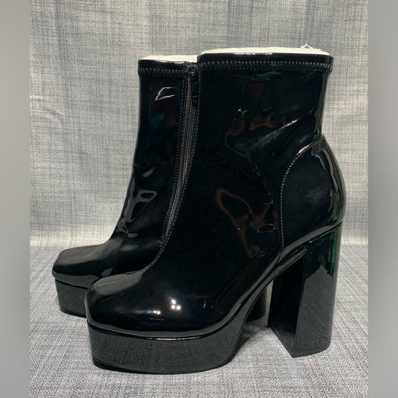 Steve Madden Women's Bianca Black Patent Platform Square-Toe Booties - Picture 6 of 6